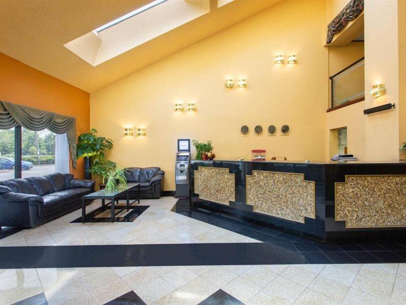 Days Inn By Wyndham Hillsborough Екстер'єр фото