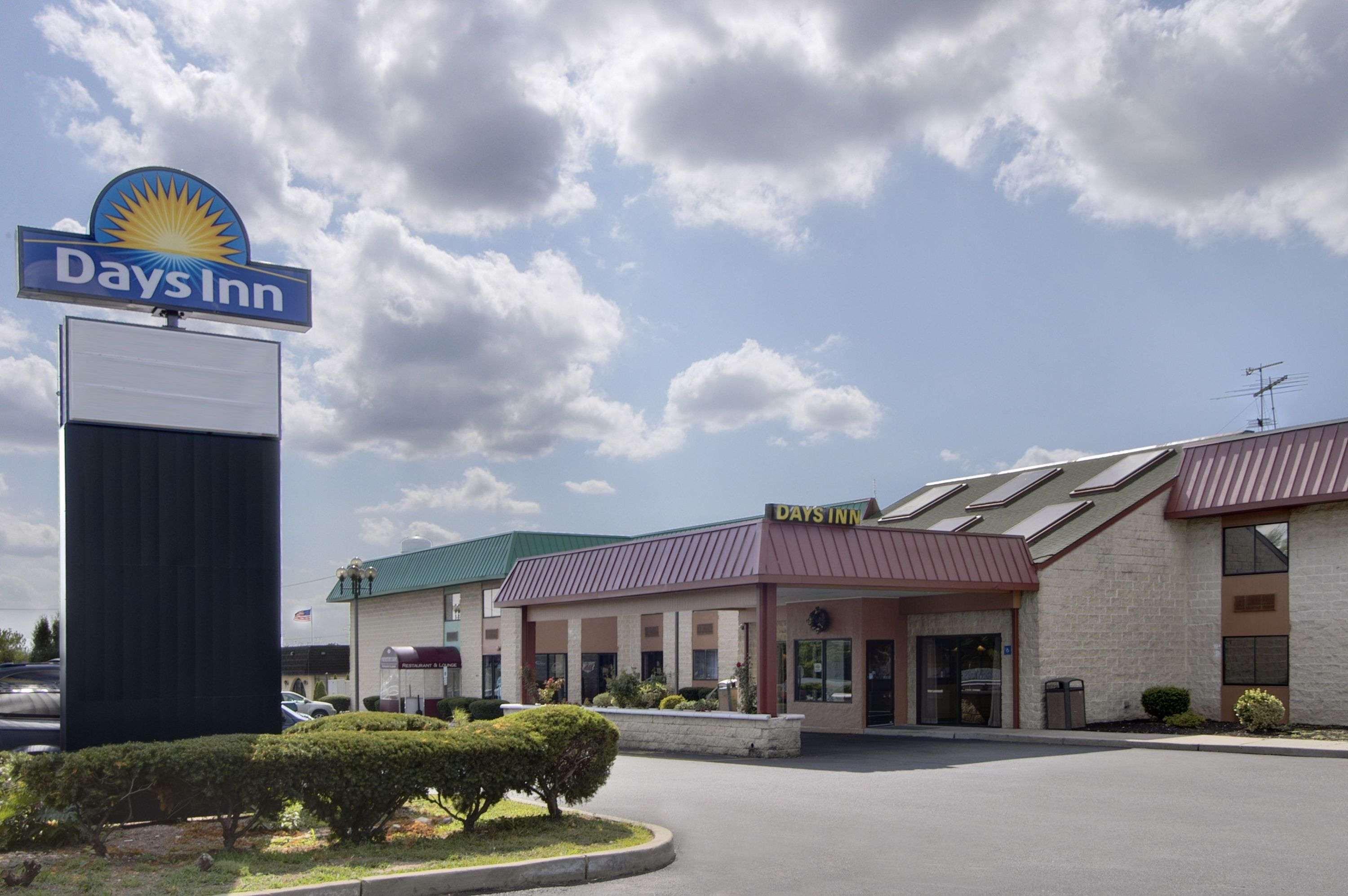 Days Inn By Wyndham Hillsborough Екстер'єр фото