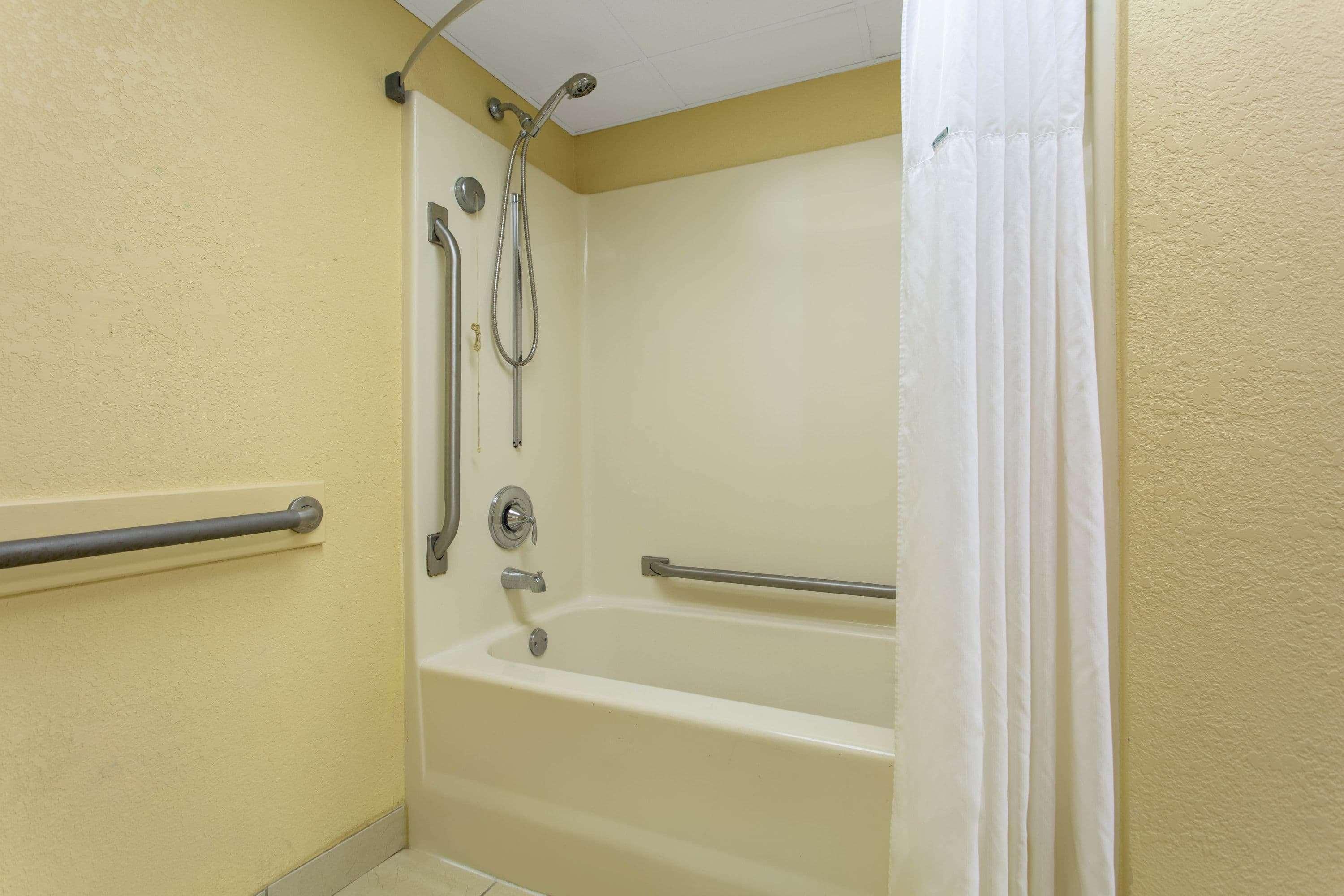 Days Inn By Wyndham Hillsborough Екстер'єр фото