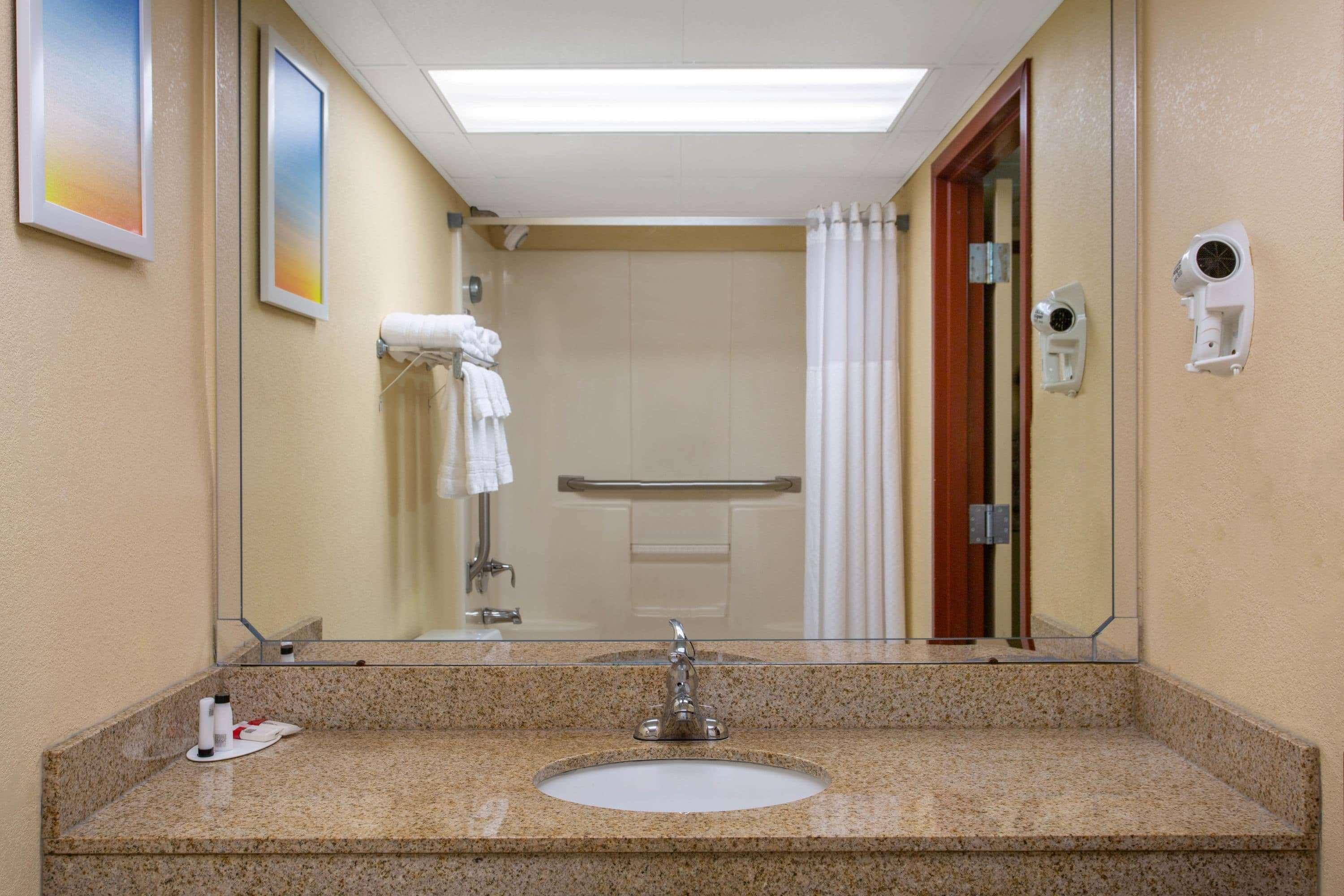 Days Inn By Wyndham Hillsborough Екстер'єр фото