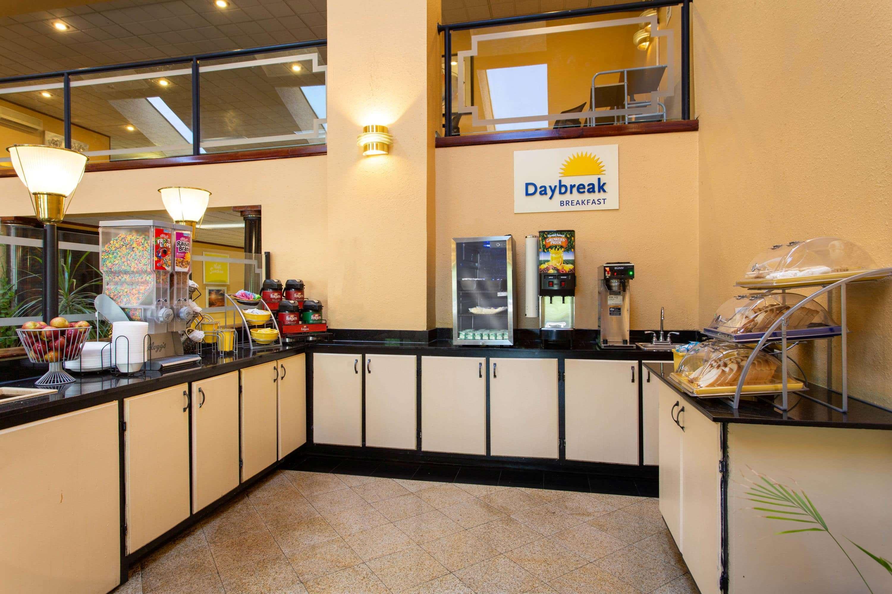 Days Inn By Wyndham Hillsborough Екстер'єр фото